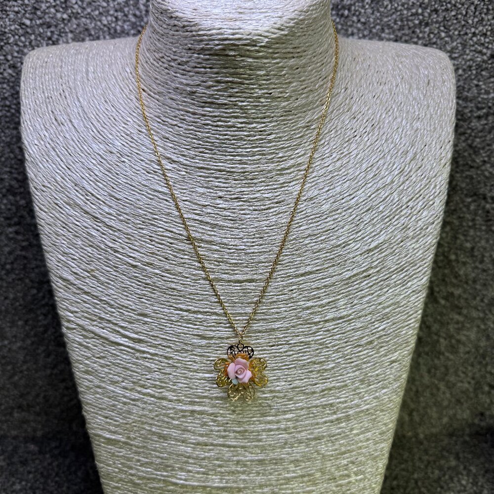 Gold Tone Necklace with pink rose filigree flower pendant 18" Chain  JW1478
